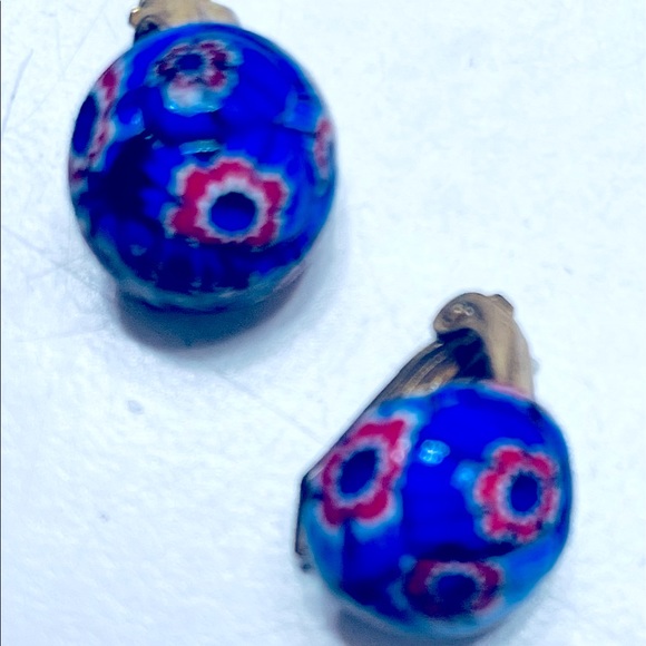 Vintage glass beaded necklace and ear clips - Picture 3 of 5